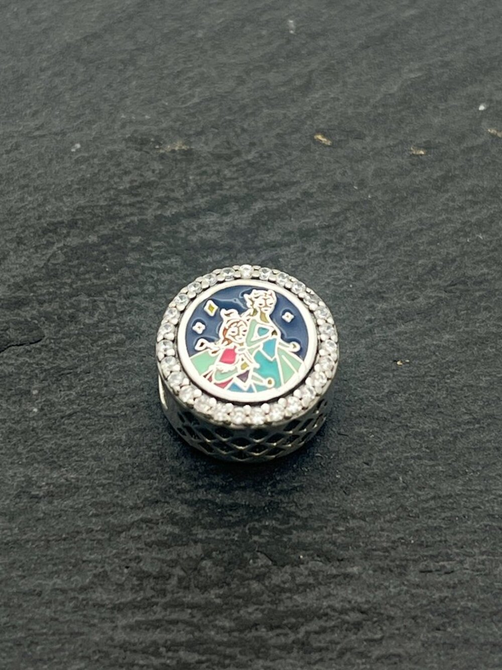 Pandora Disney Frozen Anna Elsa RunDisney 2024 Marathon Exclusive Bead Charm